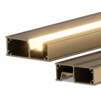 Προφίλ αλουμινίου GlowFrame LED σε σαμπανί απόχρωση για ντουλάπα με 3 συρόμενα φύλλα, σε δύο όψεις, με αναμμένο φωτισμό στην επάνω όψη